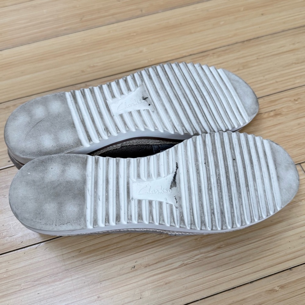 Clarks Metallic Grey Slip-On Loafers, women’s 8.5 - Picture 3 of 9